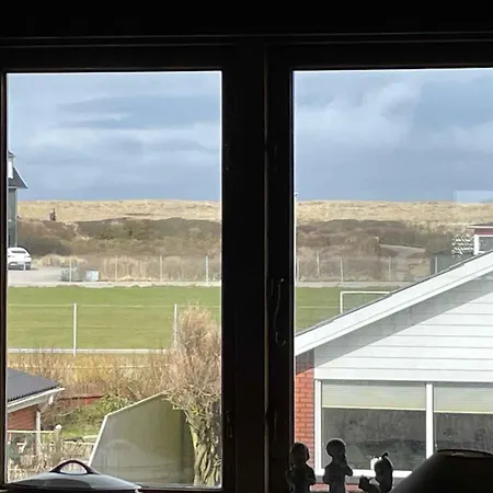 Charming Townhouse With Plenty Of Space 빌라 Thyborøn